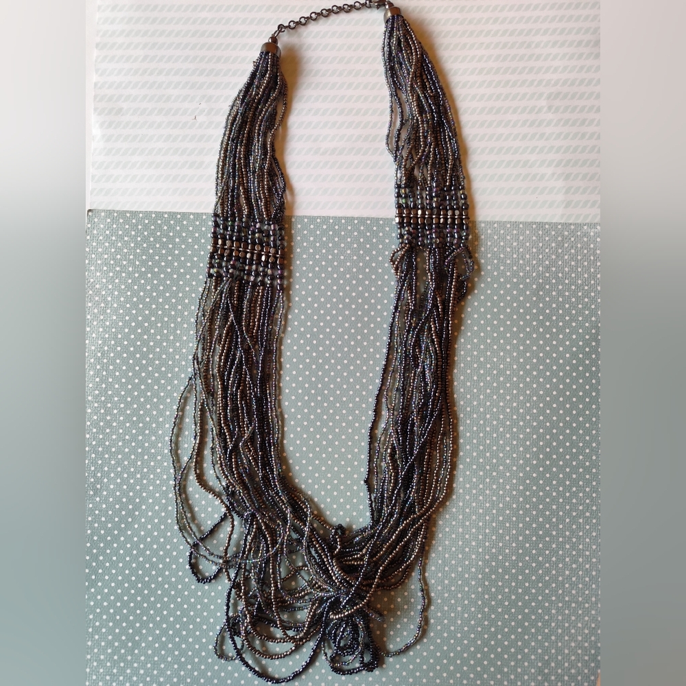 3/$25💙Vintage multi-strand glass bead necklace 32"